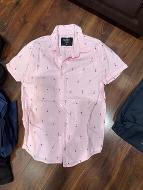 Hollister Pink Short-Sleeve Button-Up with Navy Palm Print